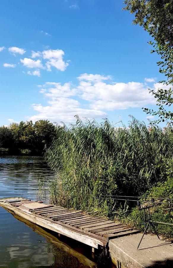 Tassi Halaszcsarda - Sueger Haz Buitenkant foto