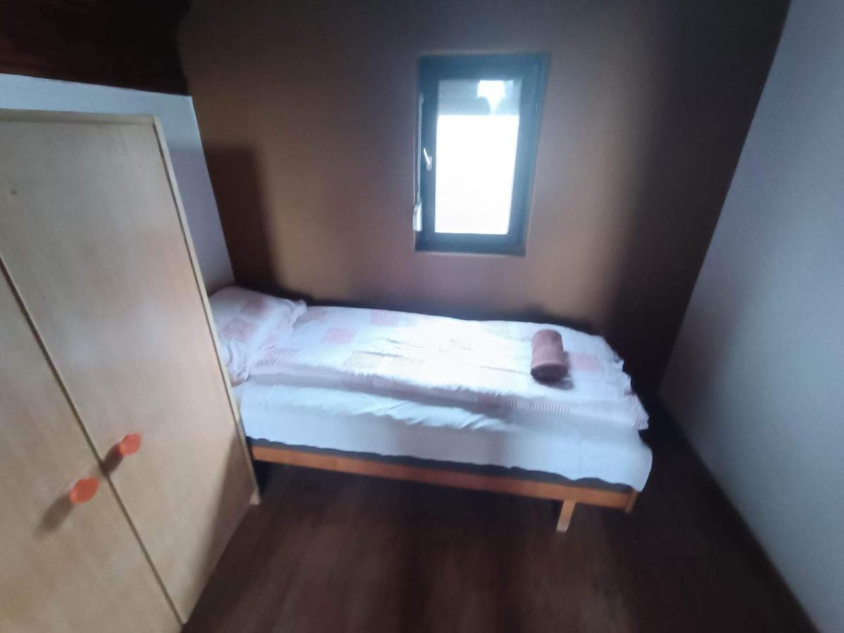 Tassi Halaszcsarda - Sueger Haz Buitenkant foto