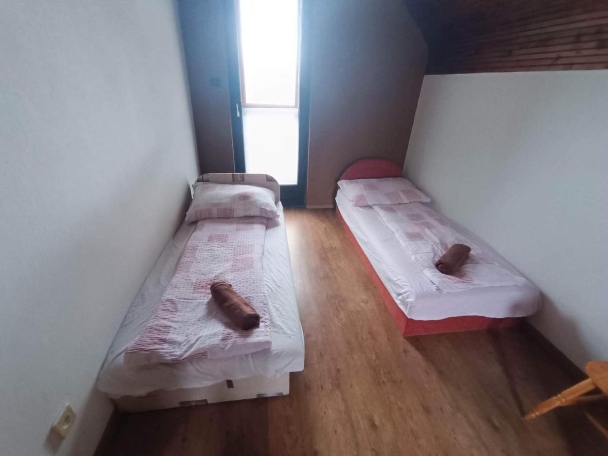 Tassi Halaszcsarda - Sueger Haz Buitenkant foto